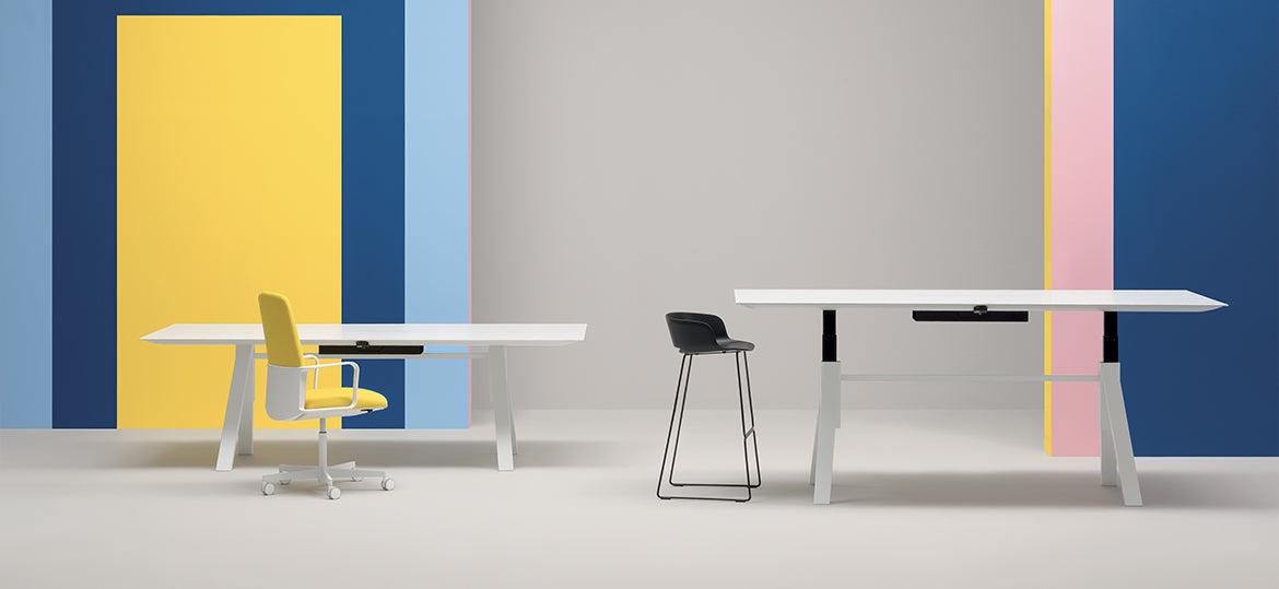 Arki Table Adjustable-Contract Furniture Store for hospitality, leisure & commercial projects