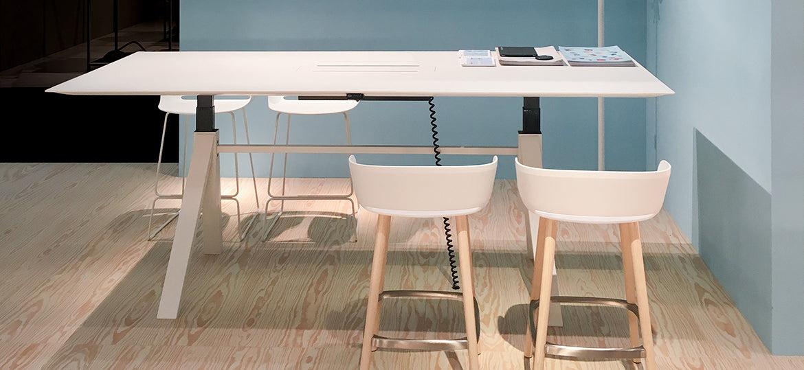 Arki Table Adjustable-Contract Furniture Store for hospitality, leisure & commercial projects