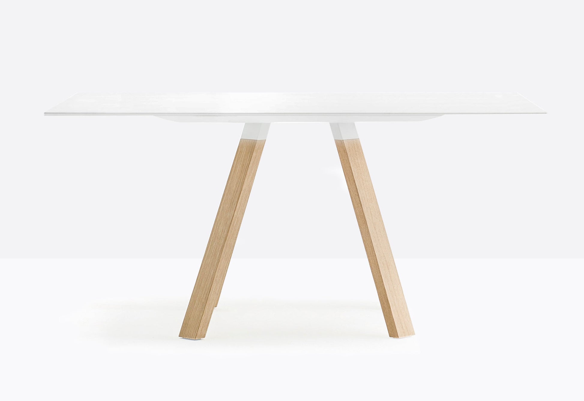 Arki Wood Dining Table