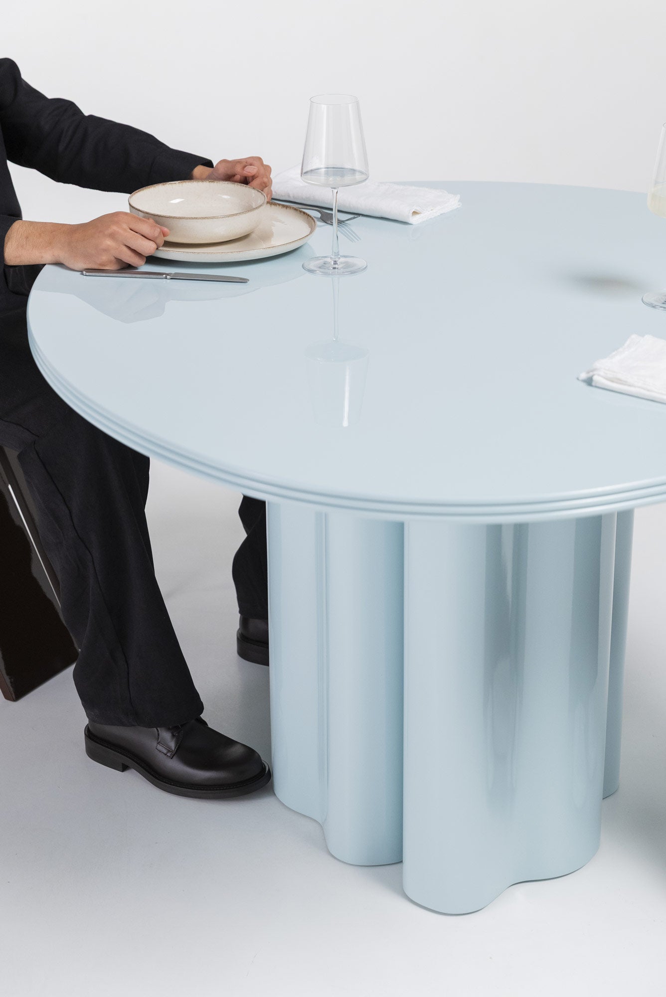 Armut Dining Table-Contract Furniture Store for hospitality, leisure & commercial projects