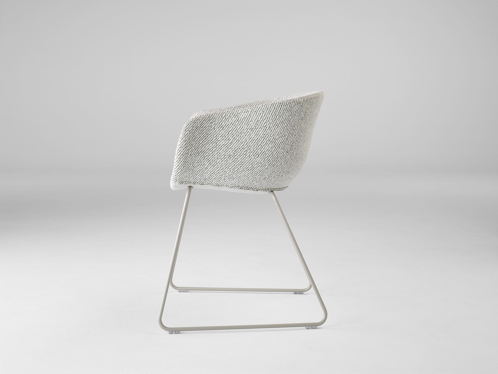 Bai Sled Uph Armchair-Contract Furniture Store for hospitality, leisure & commercial projects