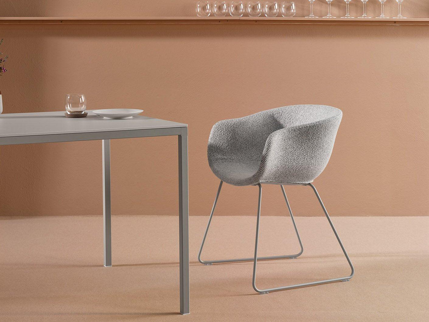 Bai Sled Uph Armchair-Contract Furniture Store for hospitality, leisure & commercial projects