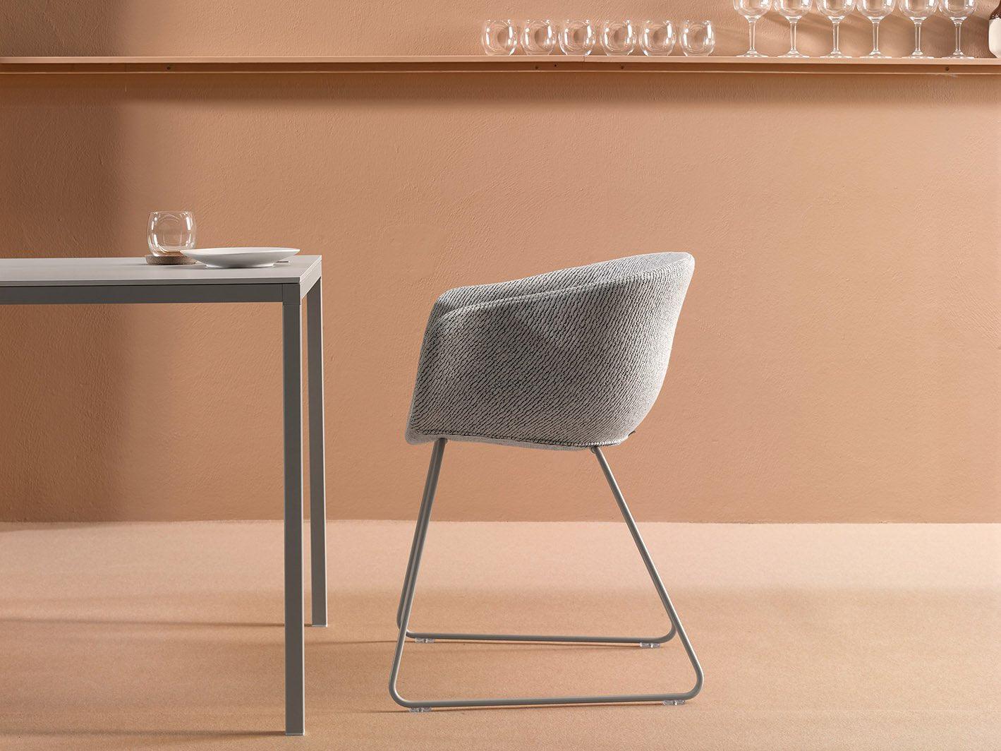 Bai Sled Uph Armchair-Contract Furniture Store for hospitality, leisure & commercial projects