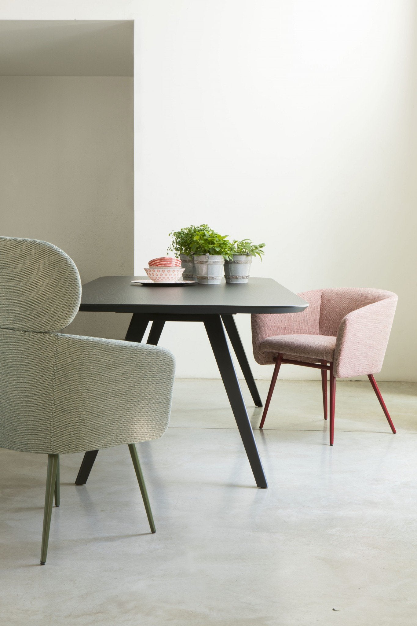 Balù Lounge Chair-Contract Furniture Store for hospitality, leisure & commercial projects