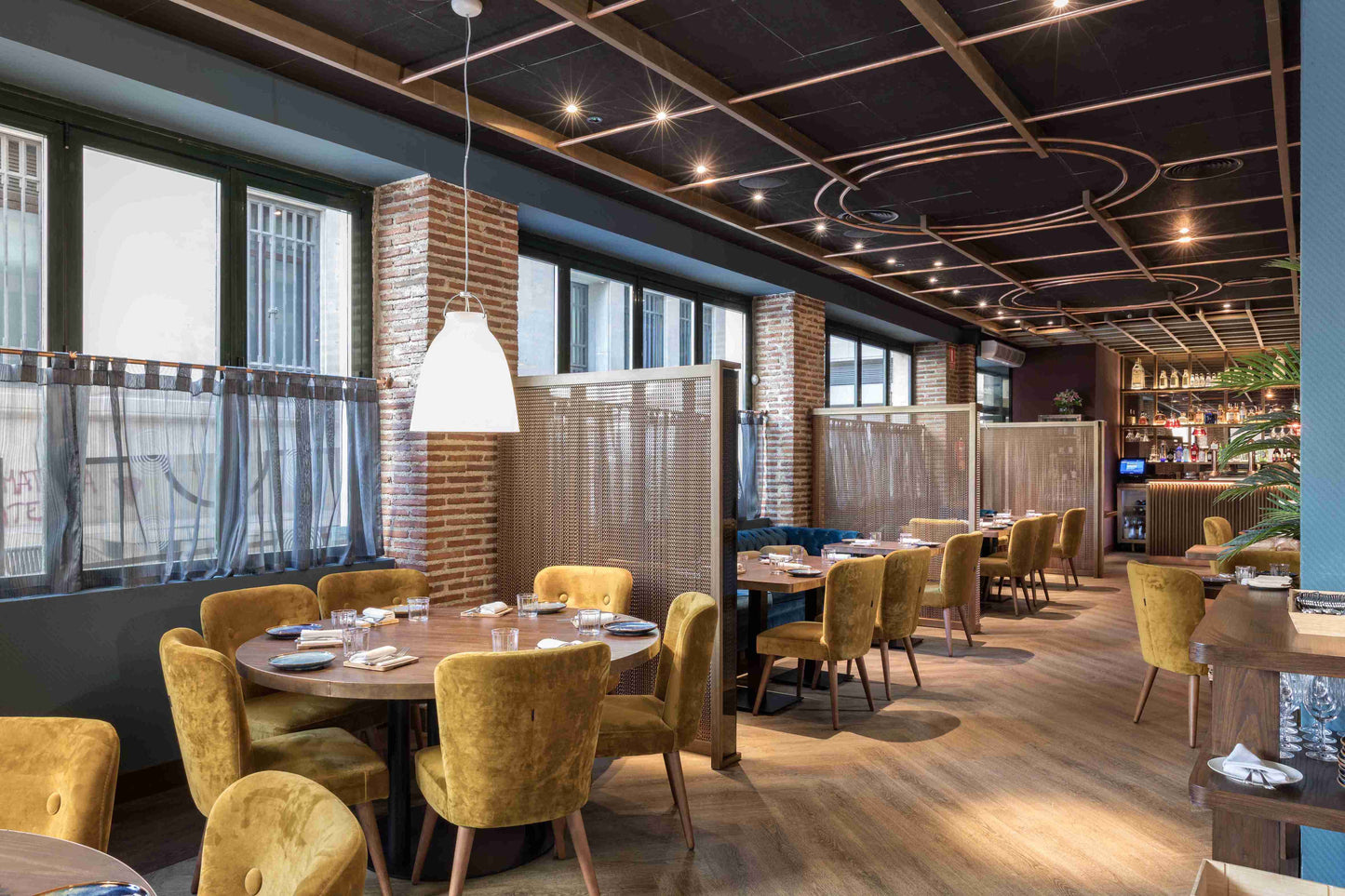 Barcelona Screen Divider-Contract Furniture Store for hospitality, leisure & commercial projects