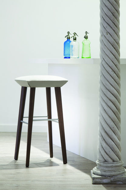 Beret 301 High Stool