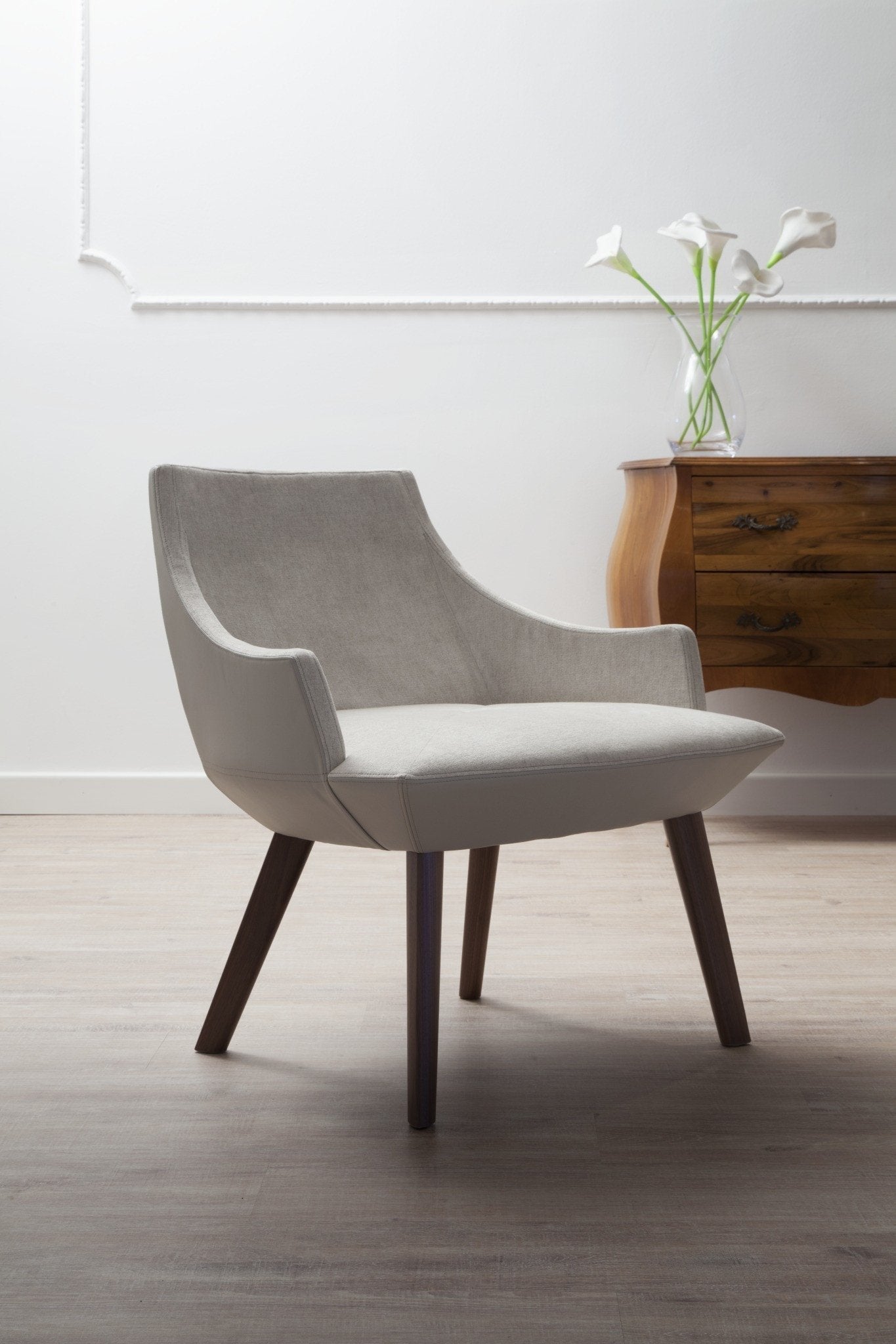 Beret 301 Lounge Chair