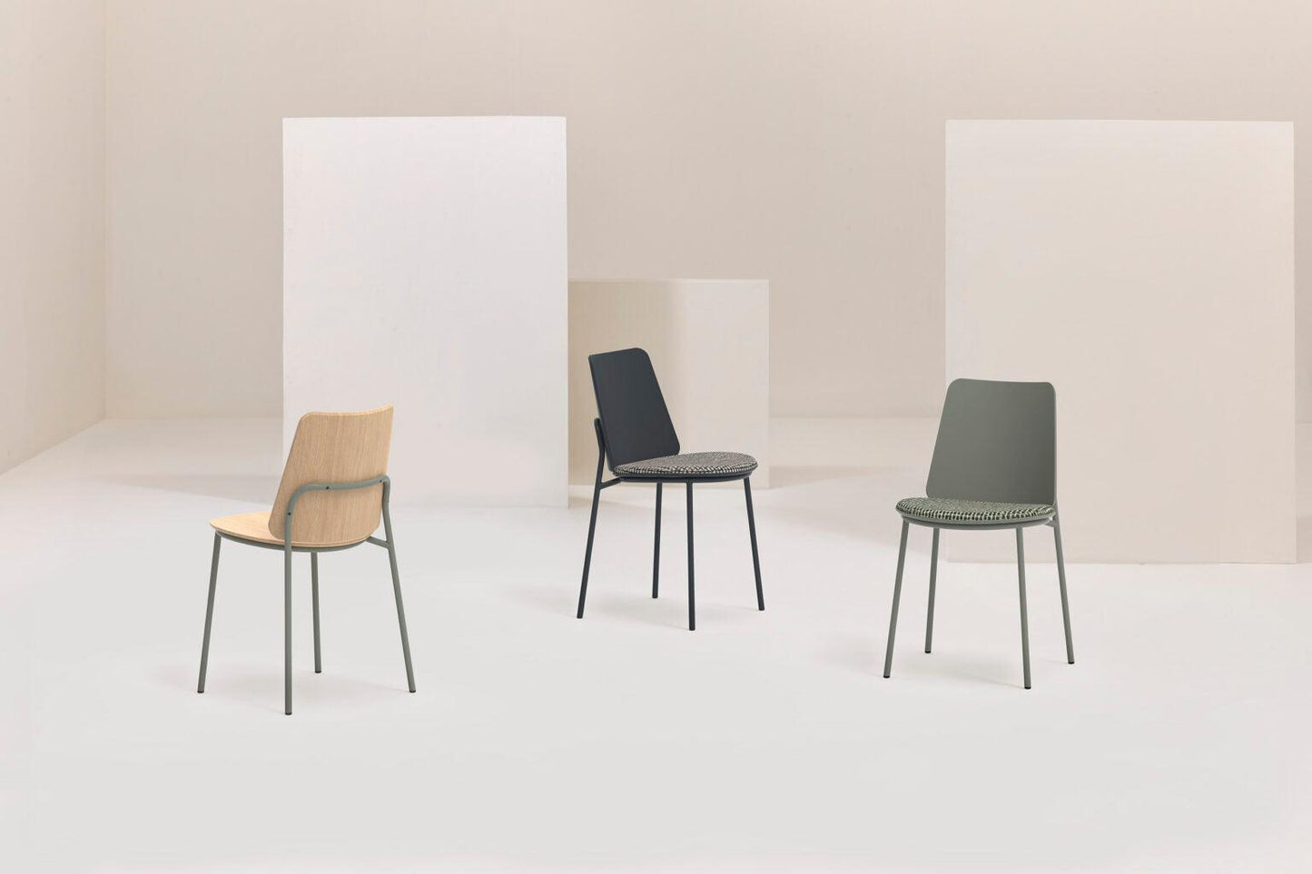 Billa 1C53 Side Chair-Contract Furniture Store for hospitality, leisure & commercial projects