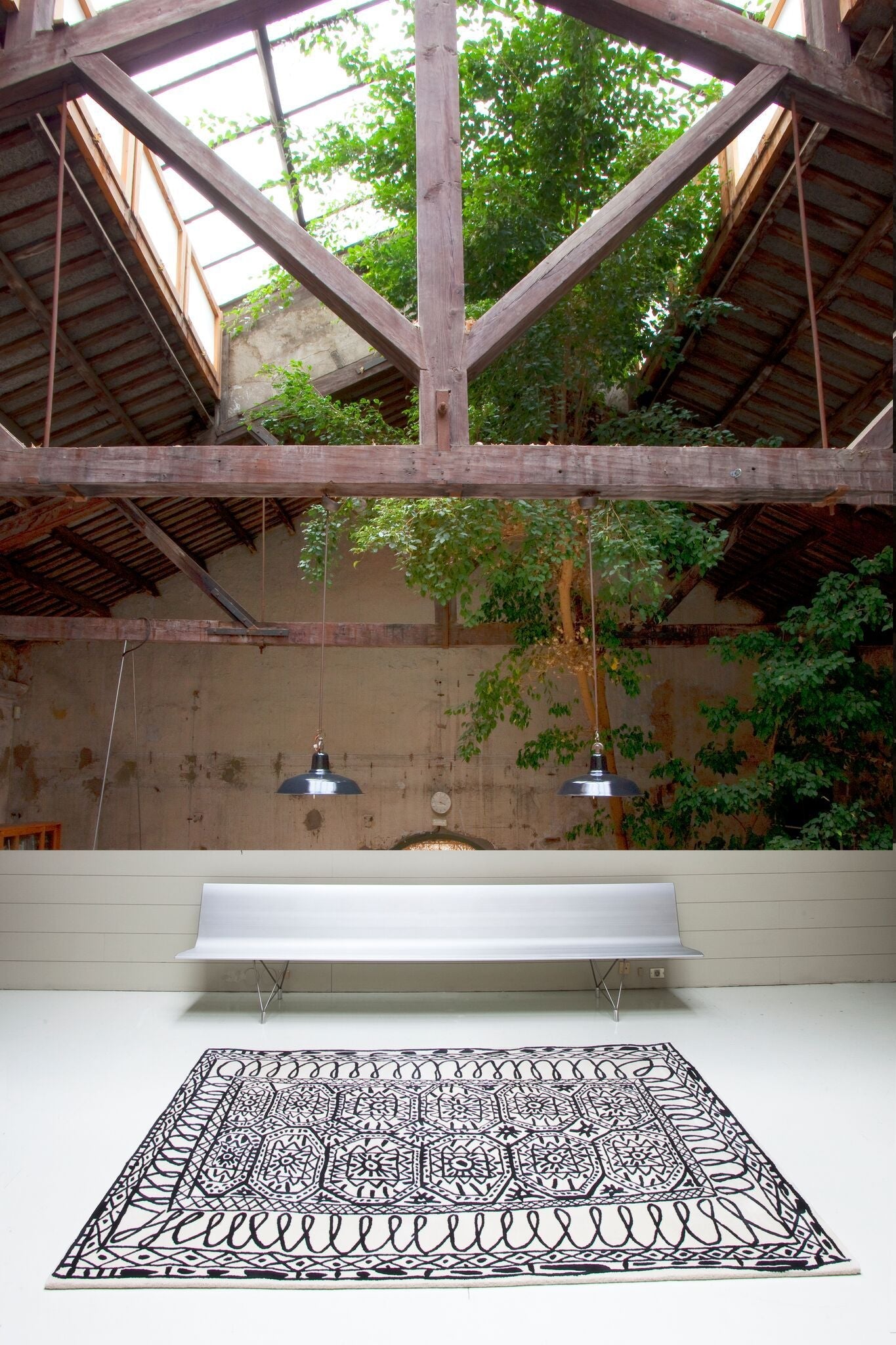 Black On White Estambul Rug-Contract Furniture Store for hospitality, leisure & commercial projects