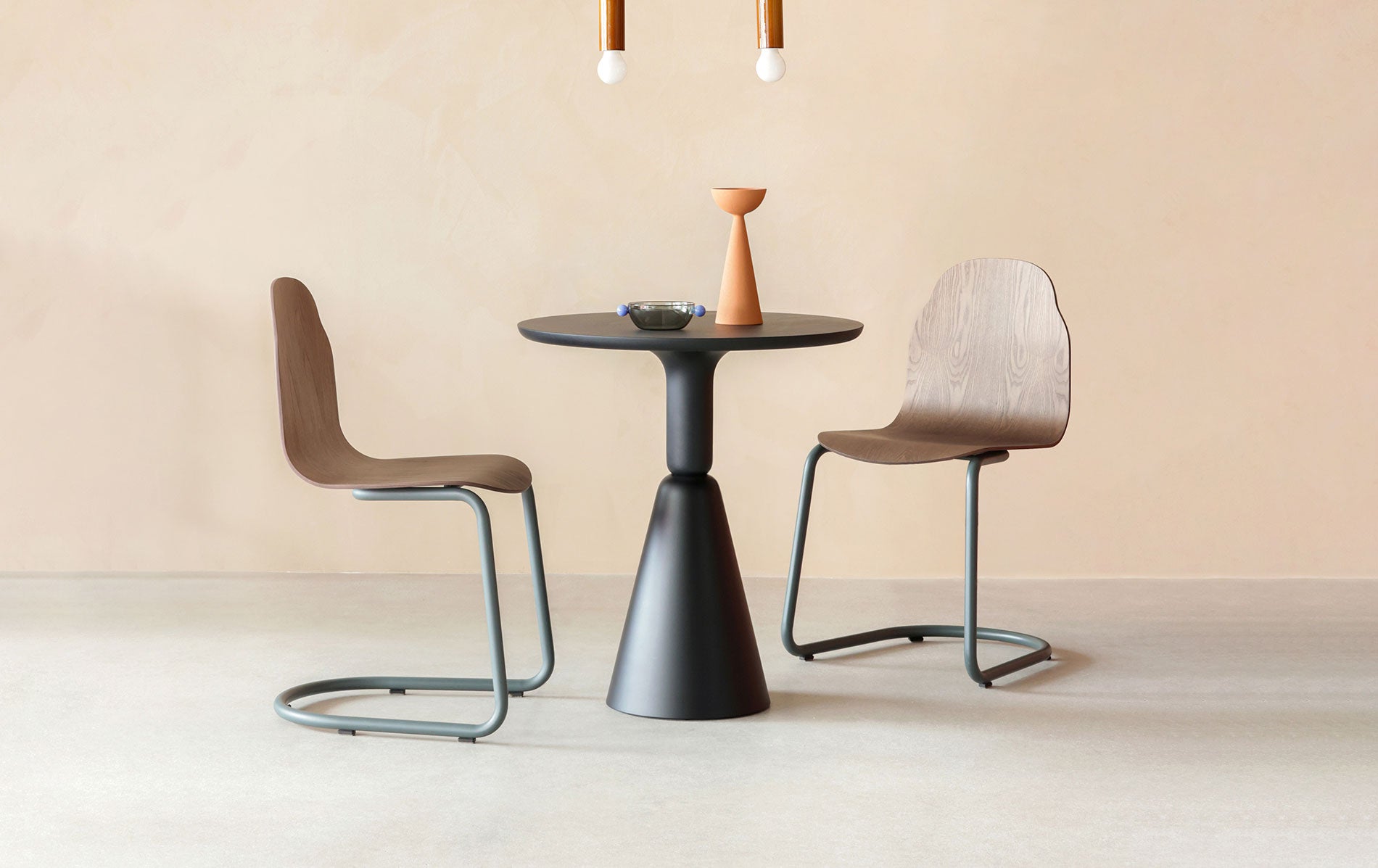 Body Cantilever Side Chair-Contract Furniture Store for hospitality, leisure & commercial projects