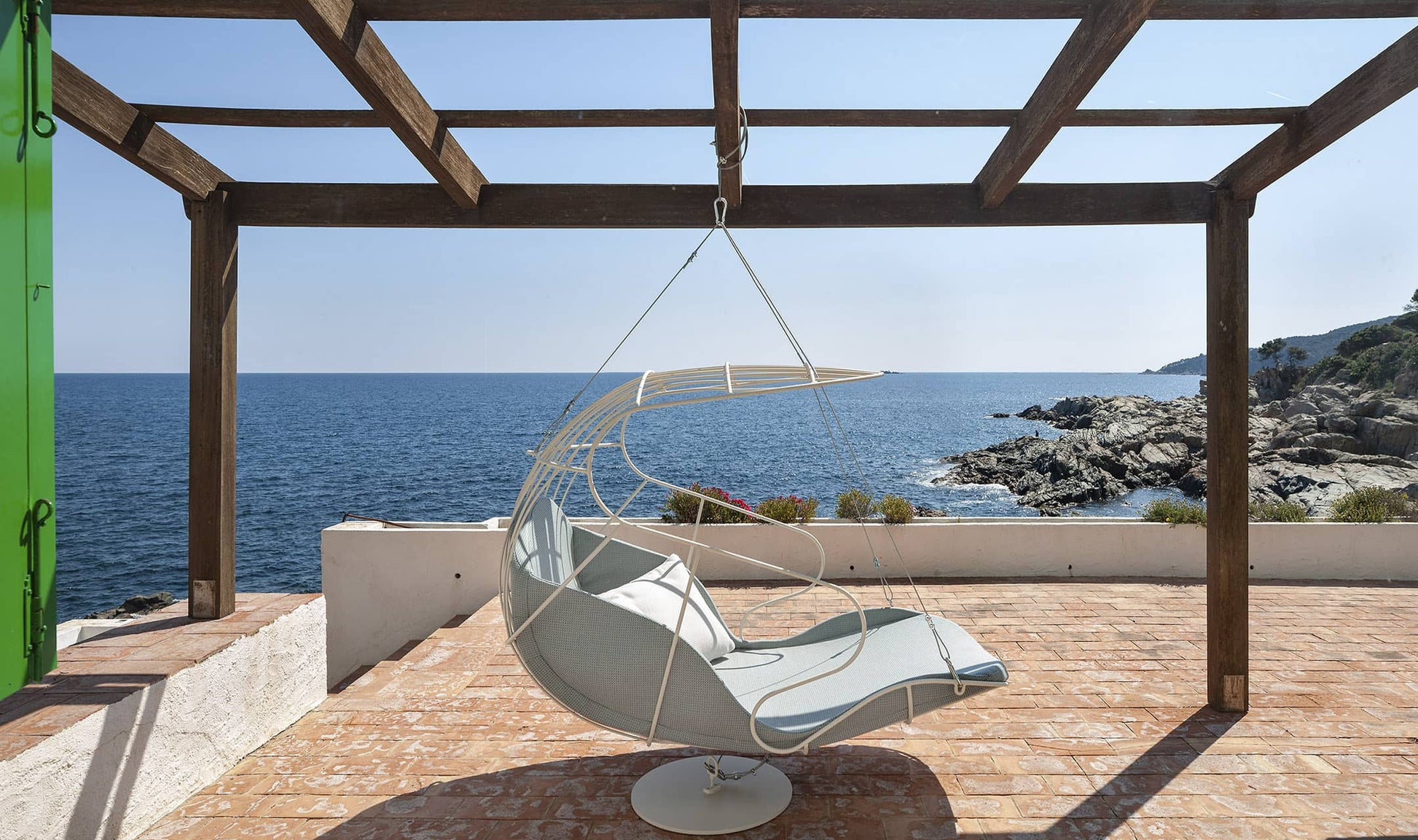 Bolonia Swing-Contract Furniture Store for hospitality, leisure & commercial projects
