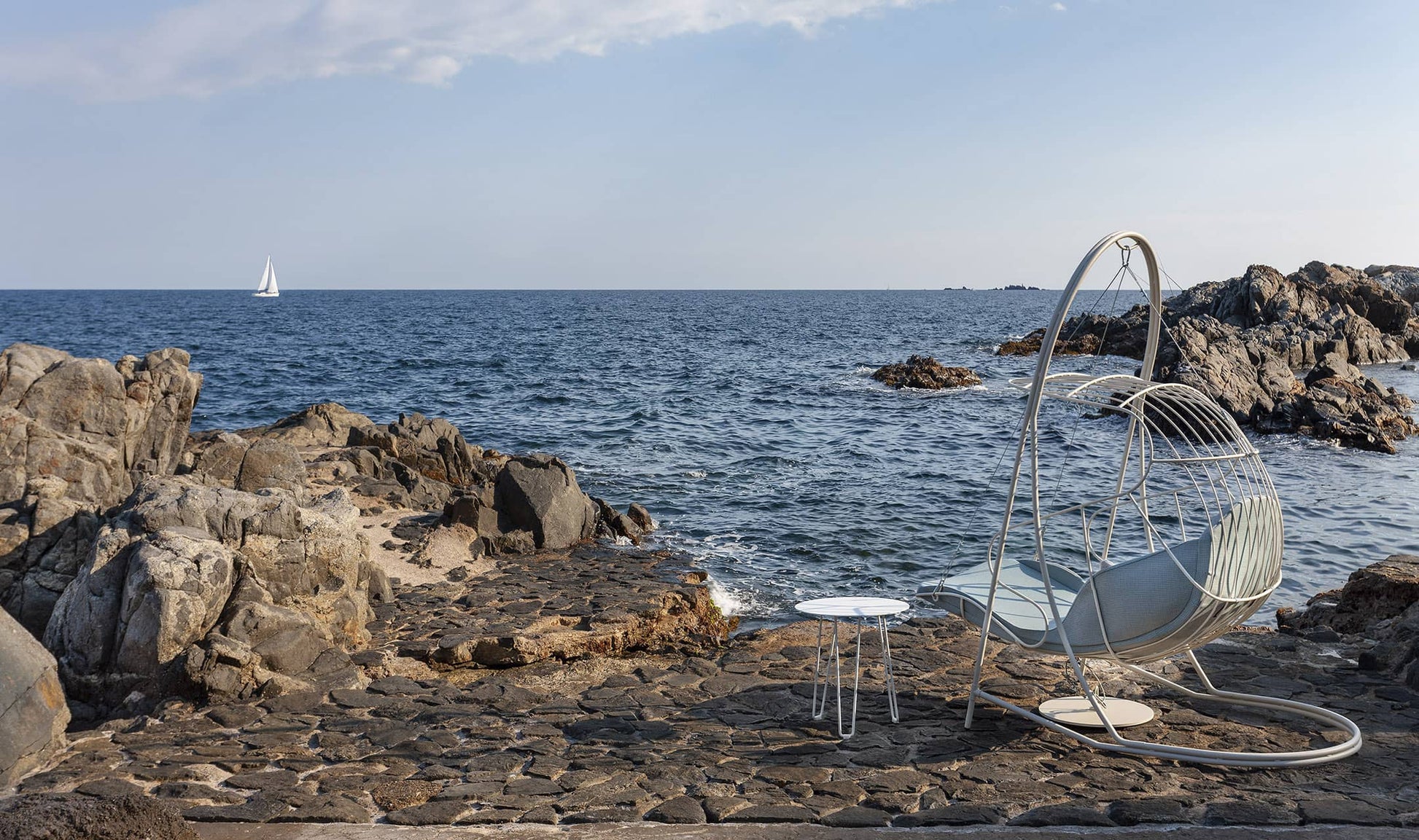 Bolonia Swing-Contract Furniture Store for hospitality, leisure & commercial projects