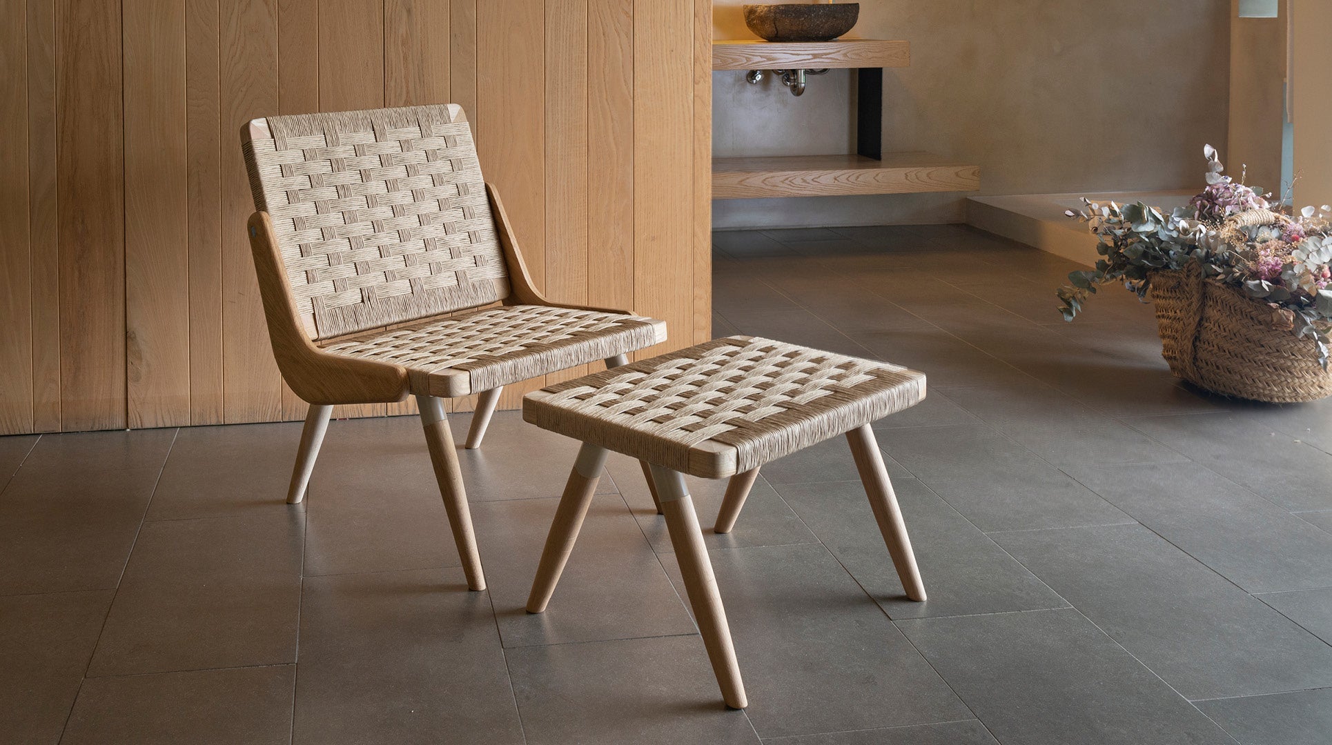 Boomerang Relax Armchair-Contract Furniture Store for hospitality, leisure & commercial projects