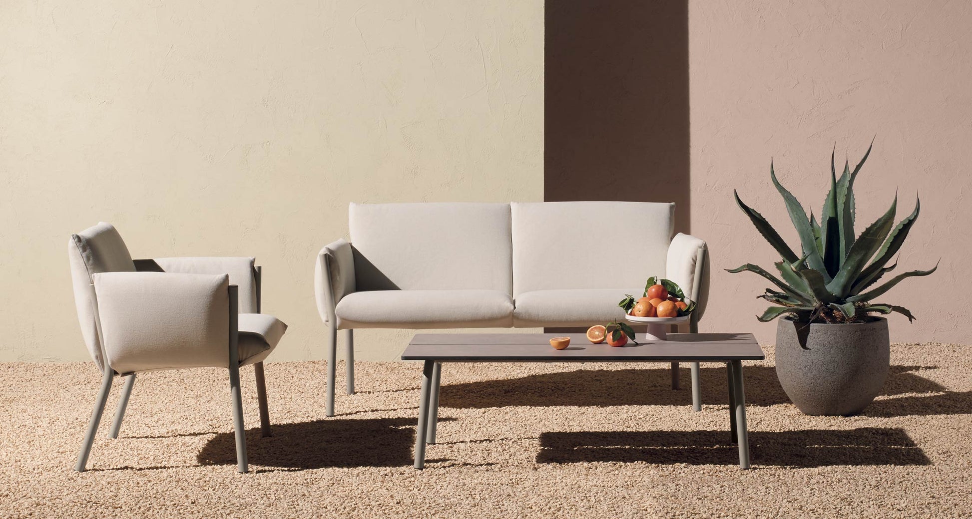 Brezza Lounge Chair-Contract Furniture Store for hospitality, leisure & commercial projects