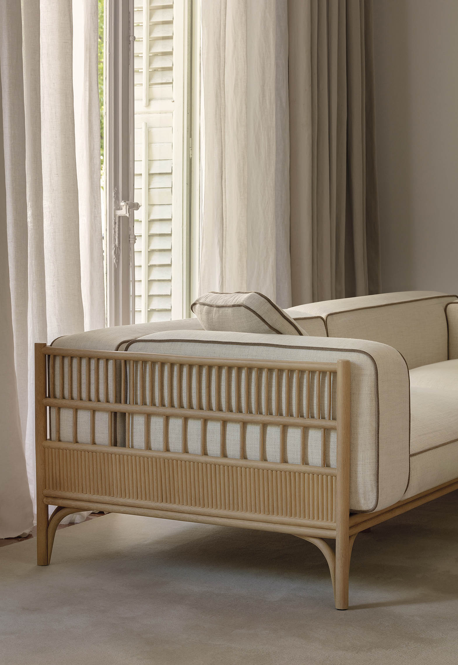 Cadenza Sofa-Contract Furniture Store for hospitality, leisure & commercial projects