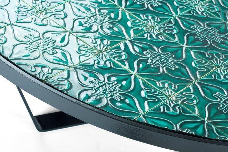 Caldas Round Cross Center Table