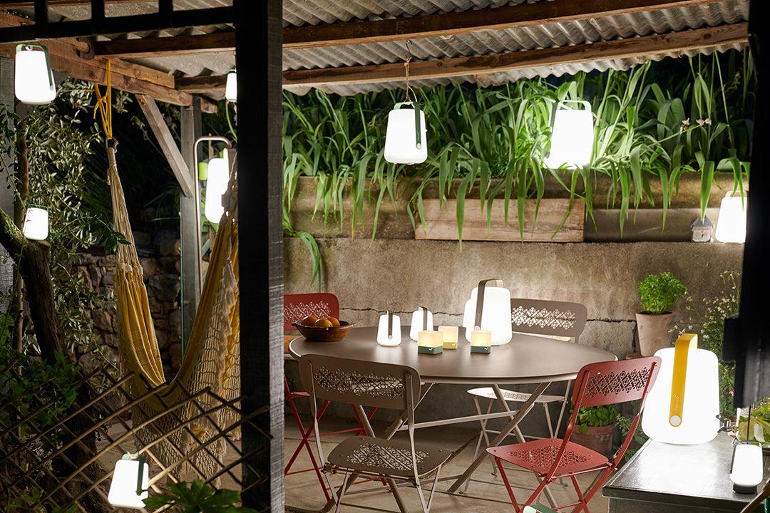 Caractère 5932 Folding Table-Contract Furniture Store for hospitality, leisure & commercial projects