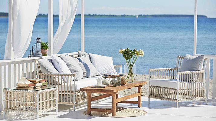 Caroline Sofa-Contract Furniture Store for hospitality, leisure & commercial projects