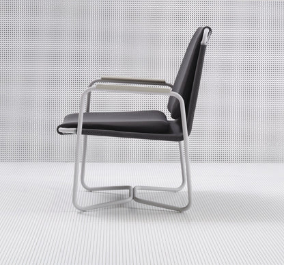 Casta Lounge Chair