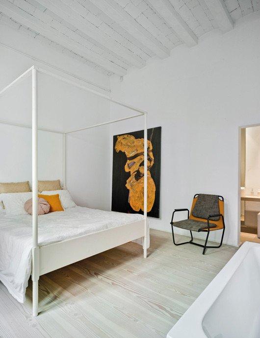Casta Lounge Chair