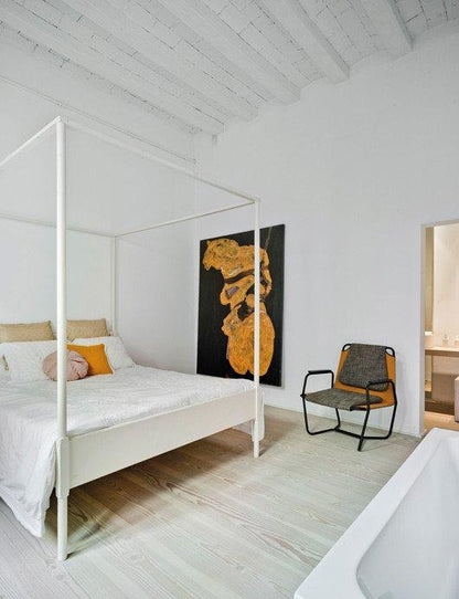 Casta Lounge Chair
