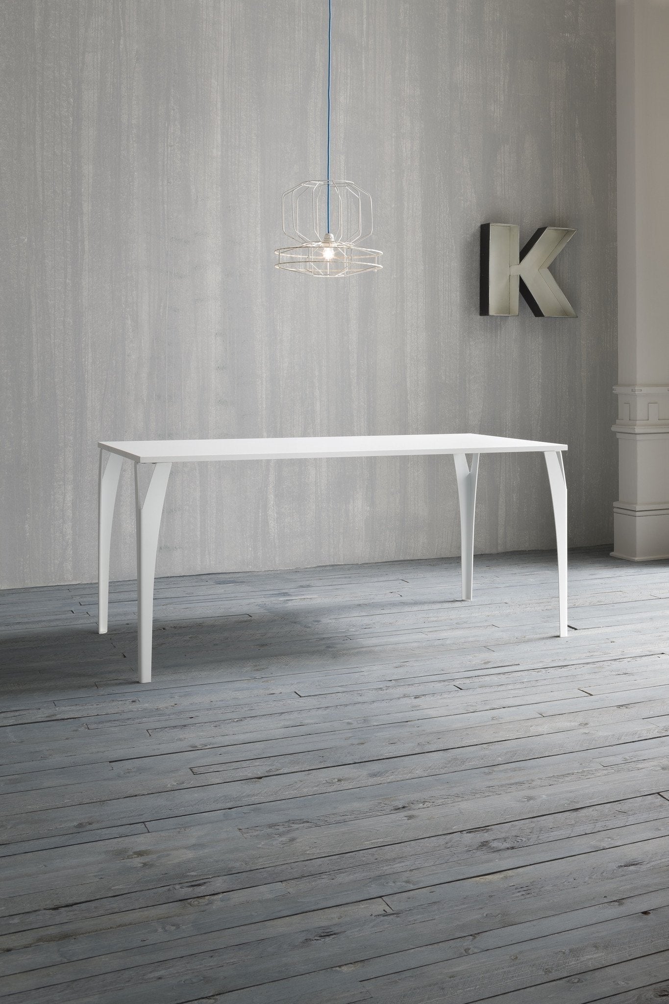 Charme Dining Table