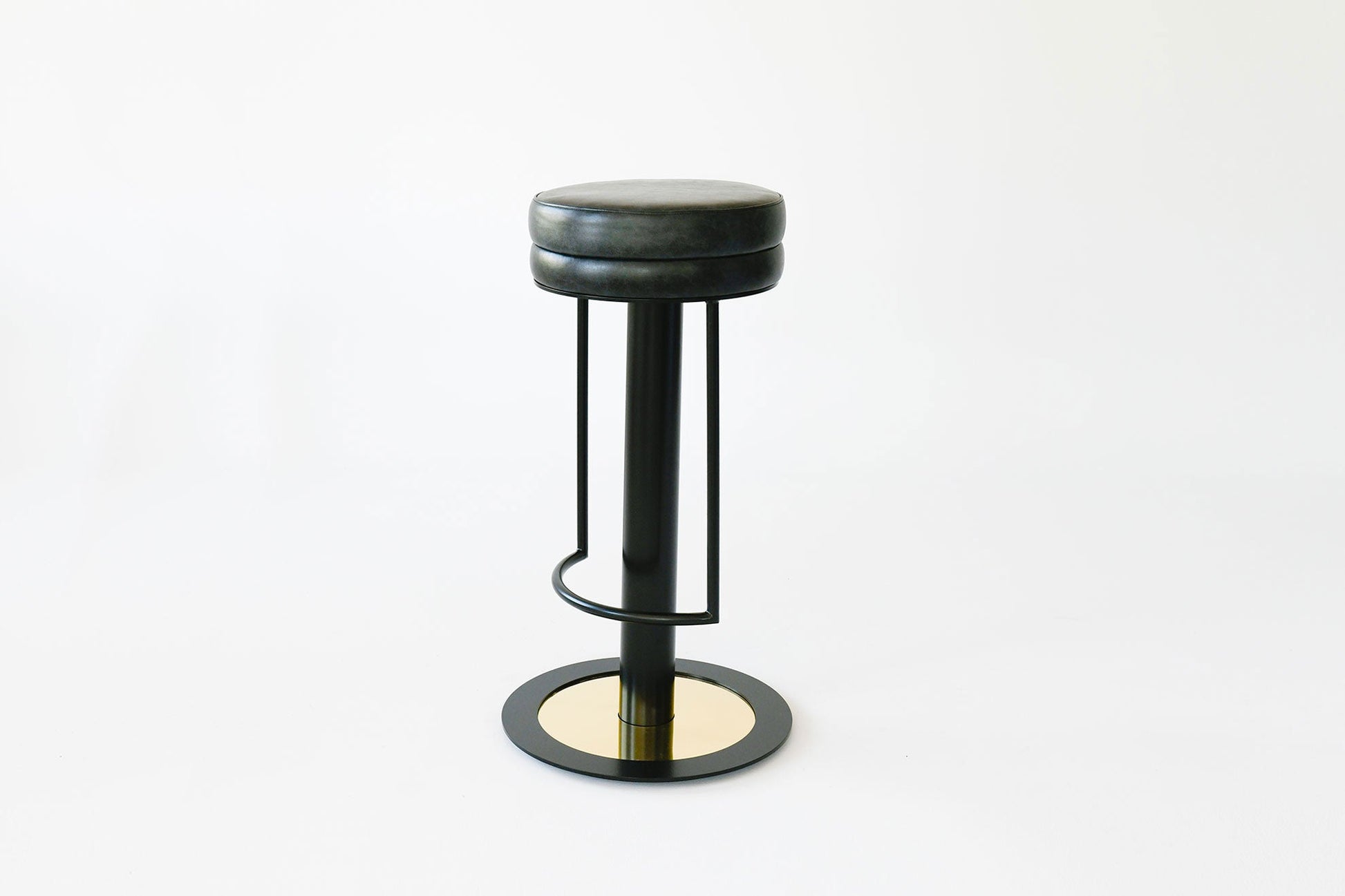 Circle-B High Stool