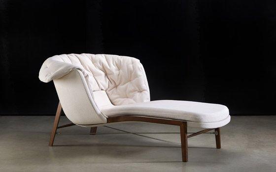 Cleo Wood Chaise Longue