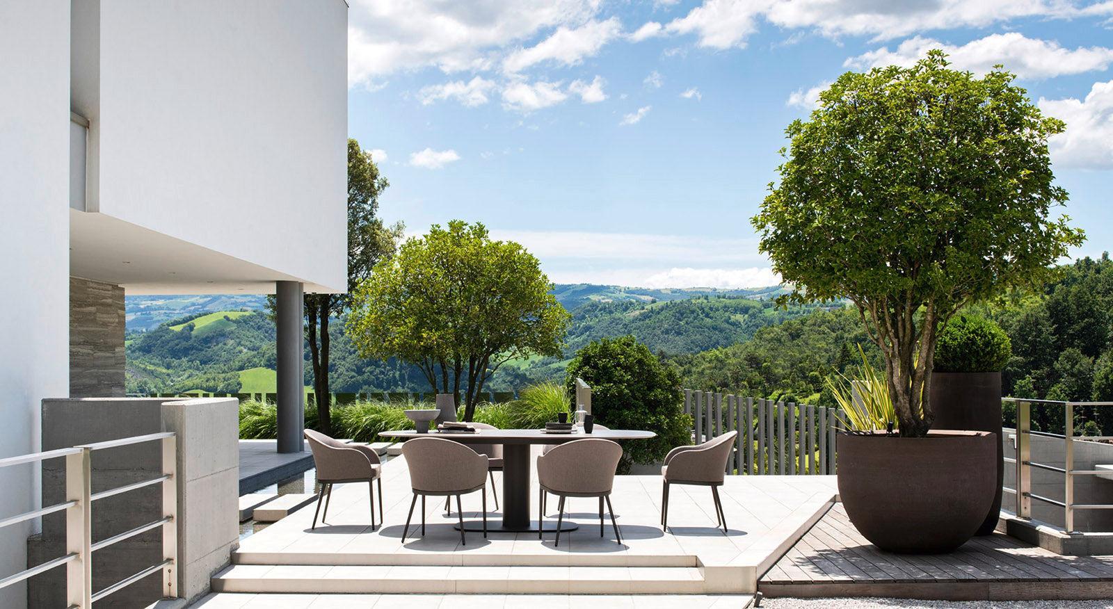 Clever Bucket Armchair-Contract Furniture Store for hospitality, leisure & commercial projects