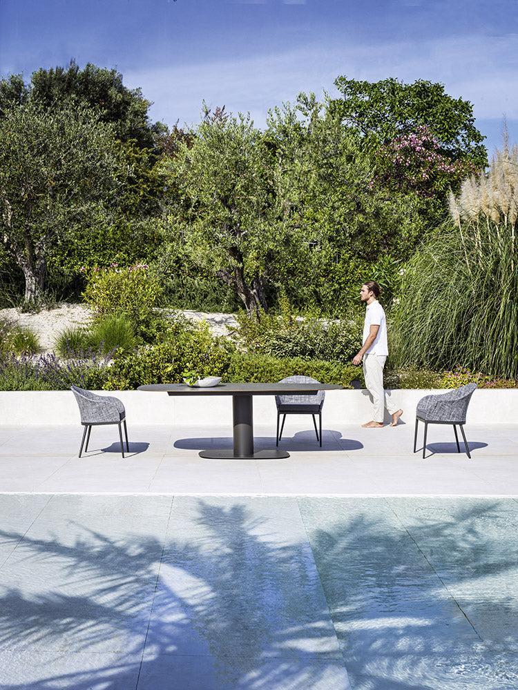 Clever Bucket Armchair-Contract Furniture Store for hospitality, leisure & commercial projects