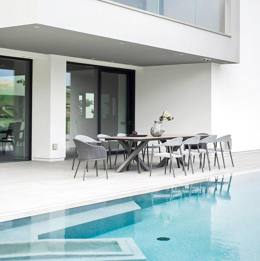 Clever Bucket Armchair-Contract Furniture Store for hospitality, leisure & commercial projects