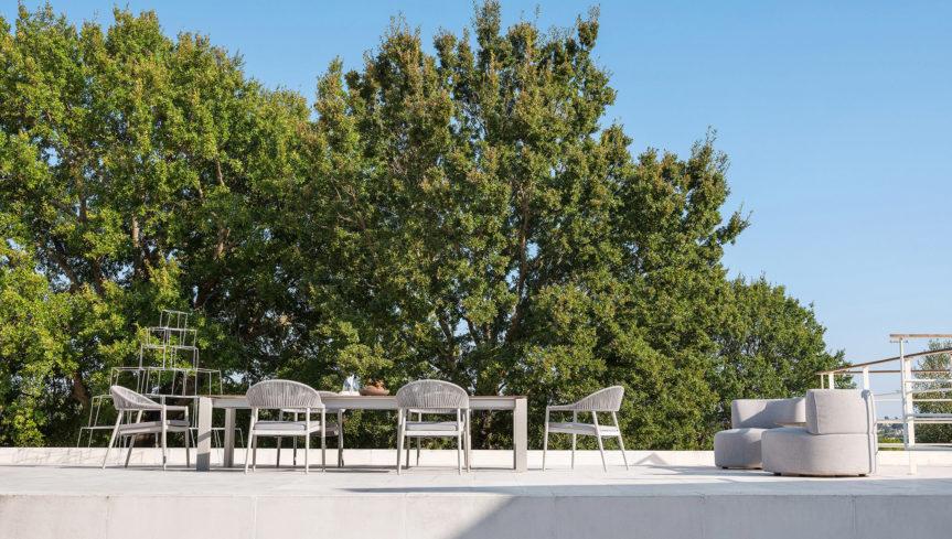 Clever Lounge Chair-Contract Furniture Store for hospitality, leisure & commercial projects