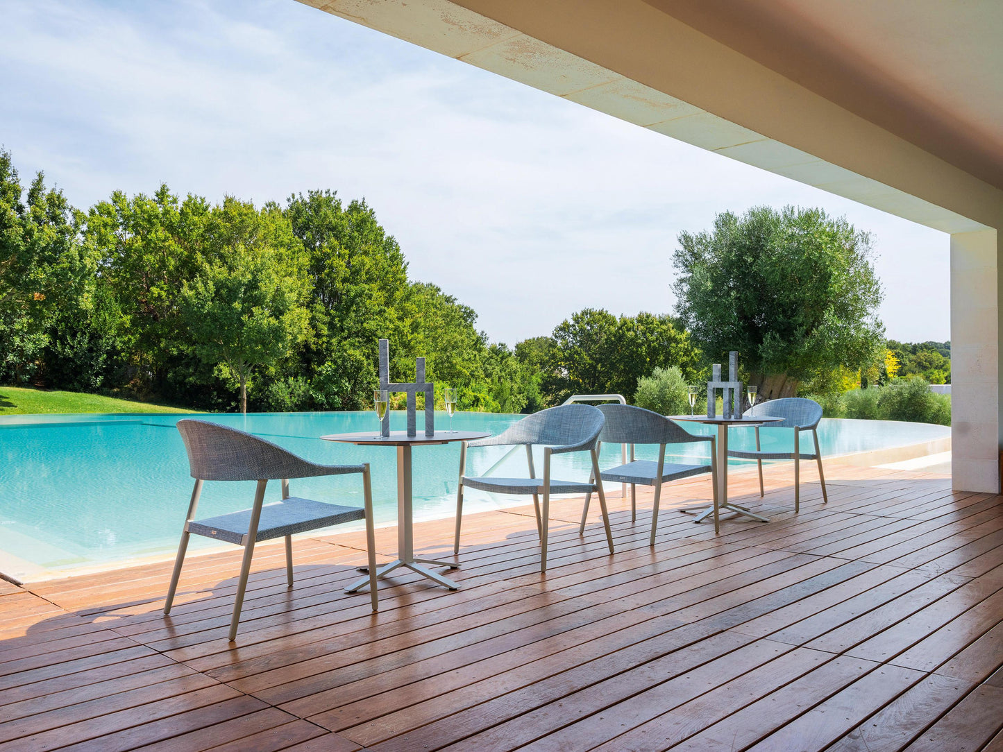 Clever Lounge Chair-Contract Furniture Store for hospitality, leisure & commercial projects