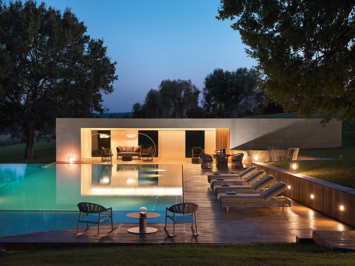 Clever Lounge Chair-Contract Furniture Store for hospitality, leisure & commercial projects