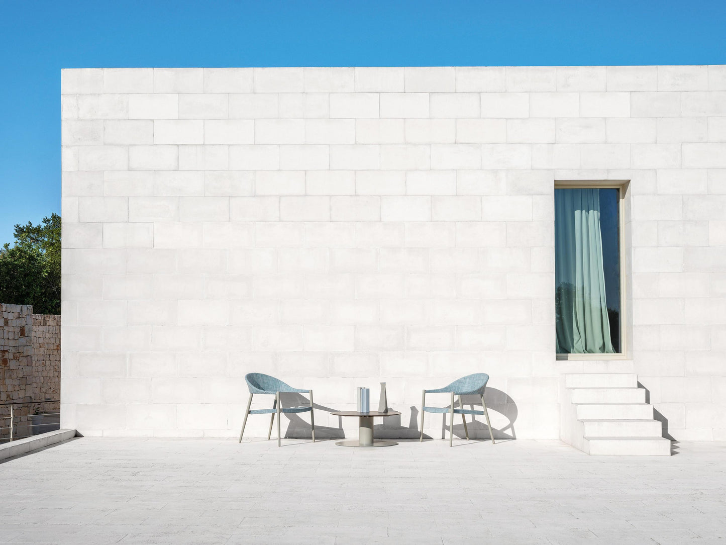 Clever Lounge Chair-Contract Furniture Store for hospitality, leisure & commercial projects