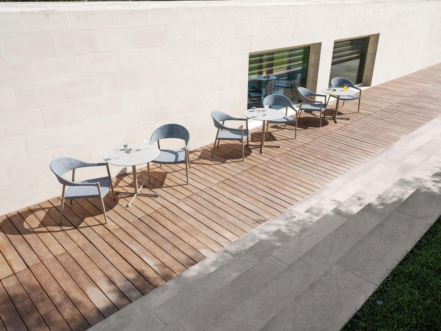 Clever Lounge Chair-Contract Furniture Store for hospitality, leisure & commercial projects