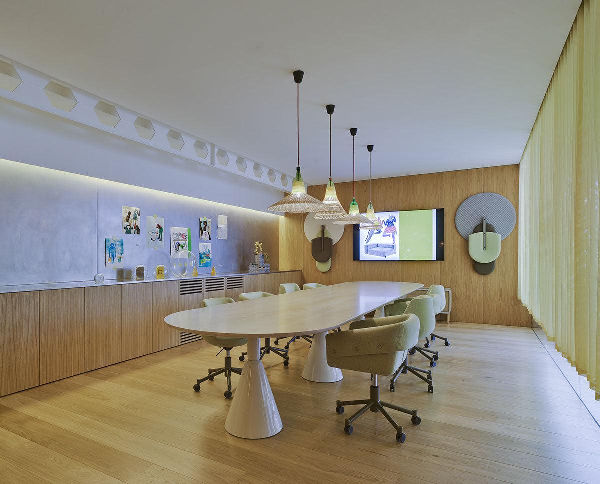 Collar Task Chair
