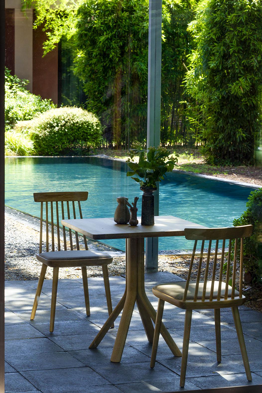 Colonial Side Chair