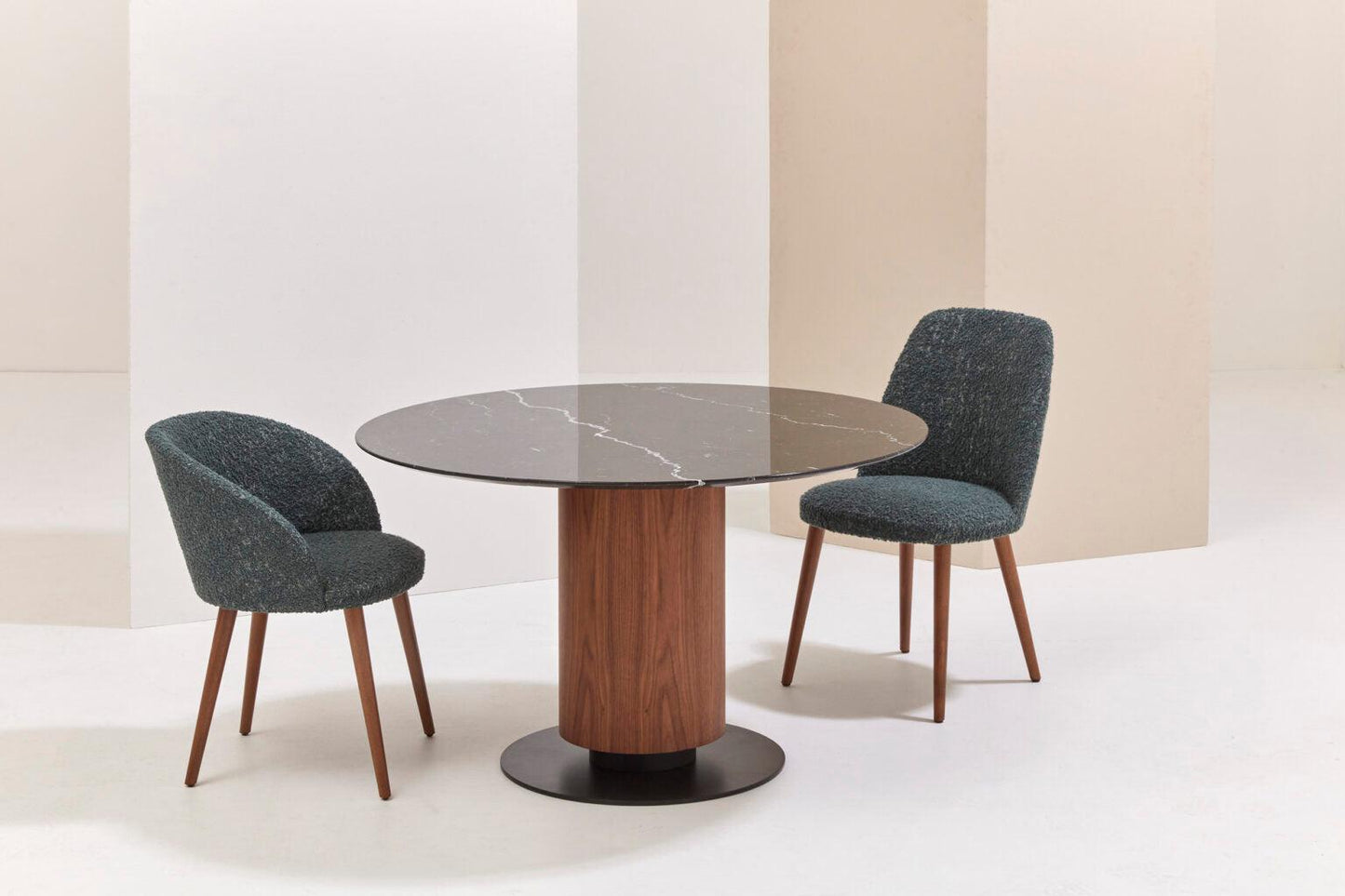 Colonna 840 Dining Table
