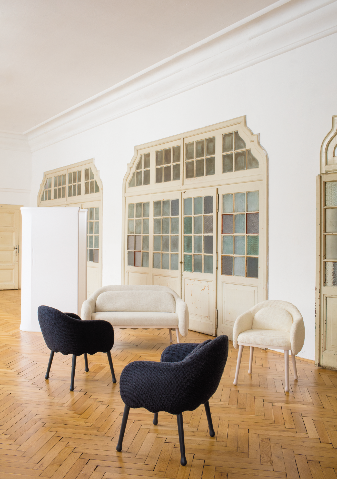 Corolla 273 Sofa-Contract Furniture Store for hospitality, leisure & commercial projects