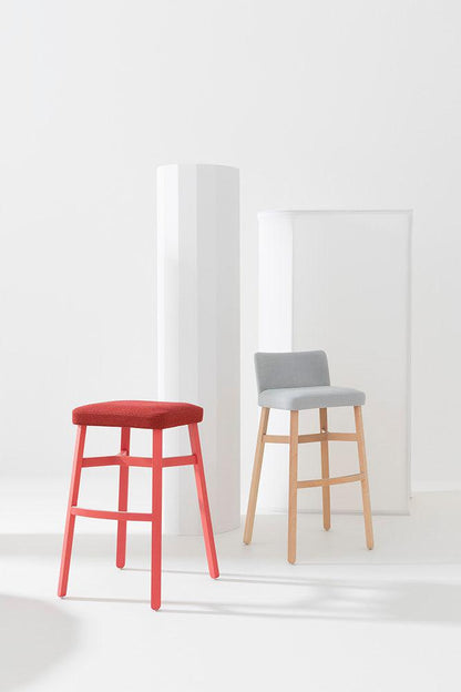 Croissant 577 High Stool