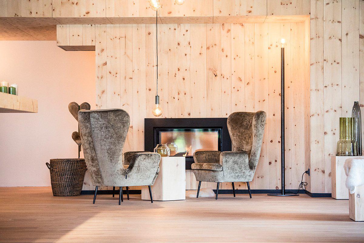 Deco Wing Lounge Chair-Contract Furniture Store for hospitality, leisure & commercial projects