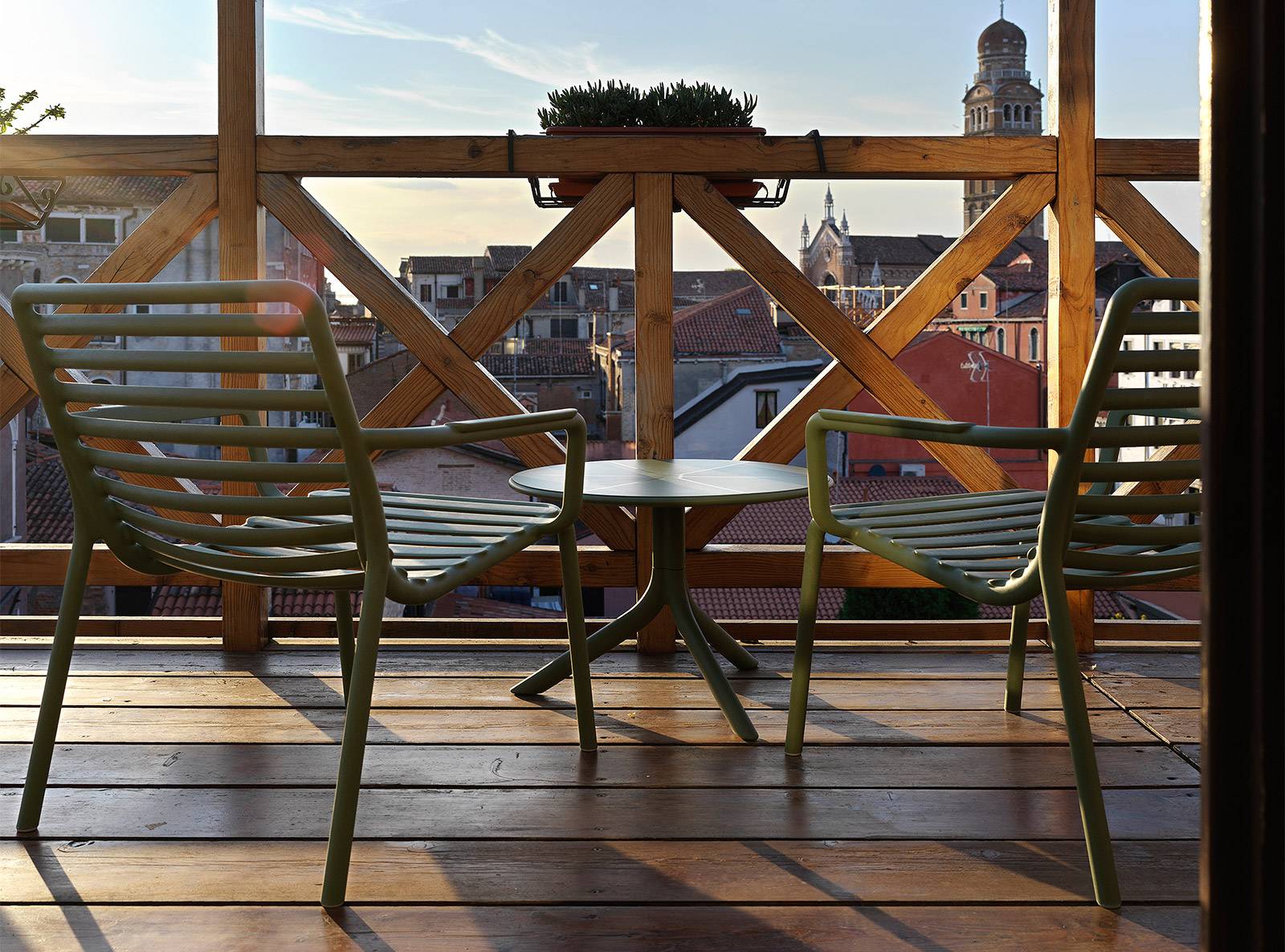 Doga Relax Lounge Chair-Contract Furniture Store for hospitality, leisure & commercial projects