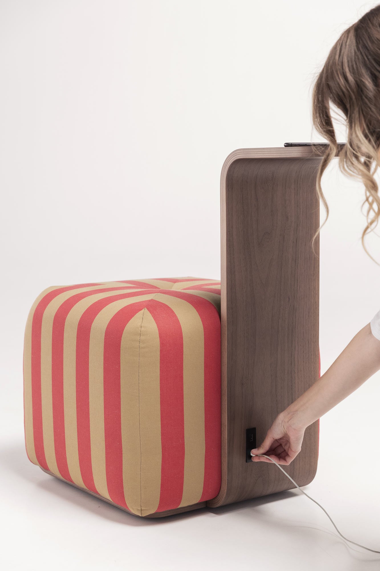 Dondo Pouf-Contract Furniture Store for hospitality, leisure & commercial projects