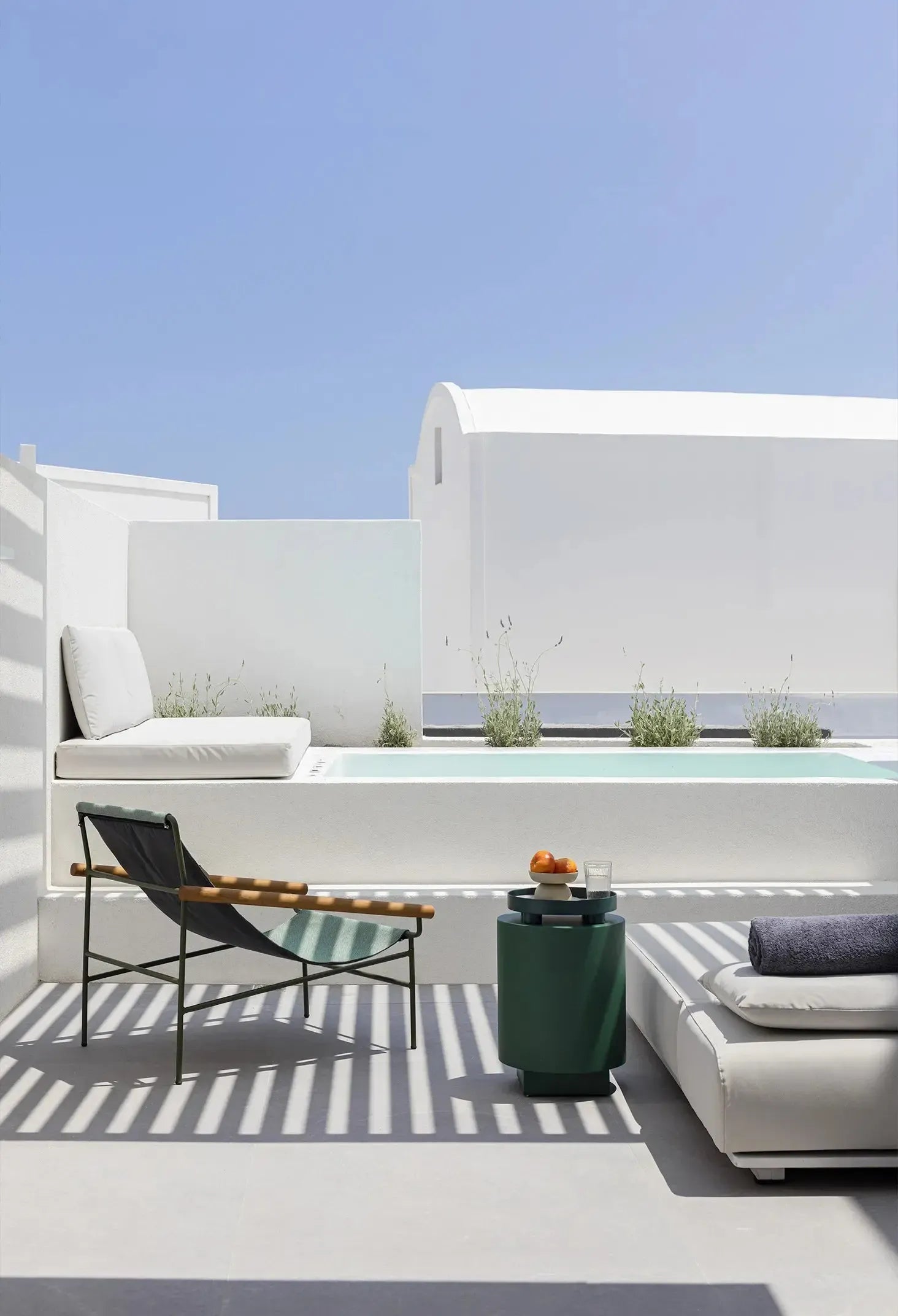 Dress_Code Smart Outdoor Armchair-Contract Furniture Store for hospitality, leisure & commercial projects