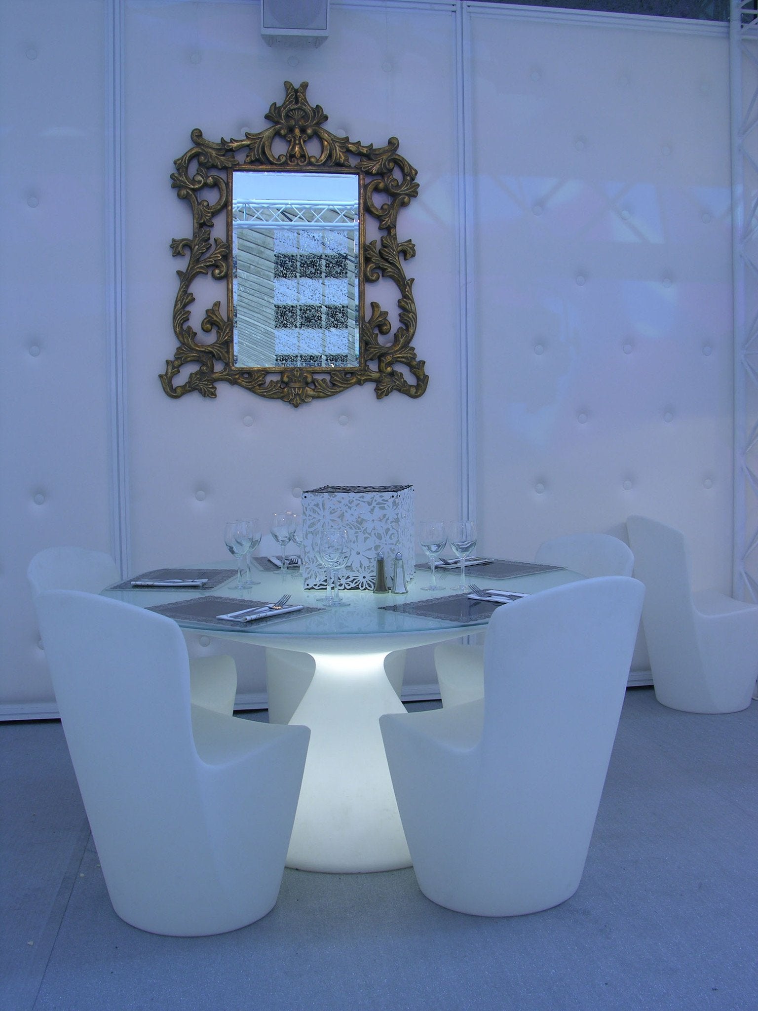 Ed Dining Table