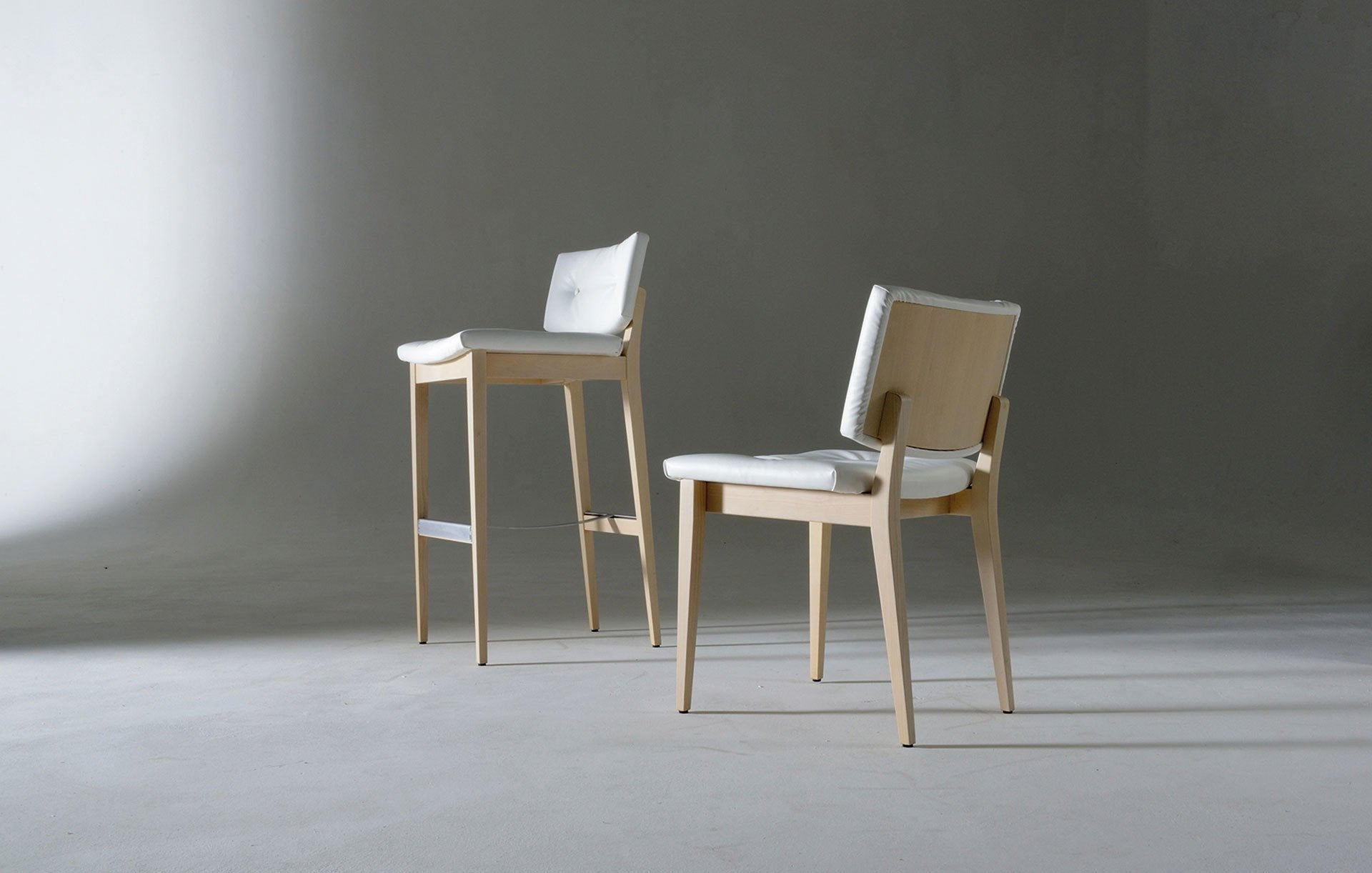 Eileen 7C01 Side Chair