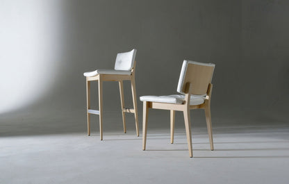 Eileen 7C01 Side Chair