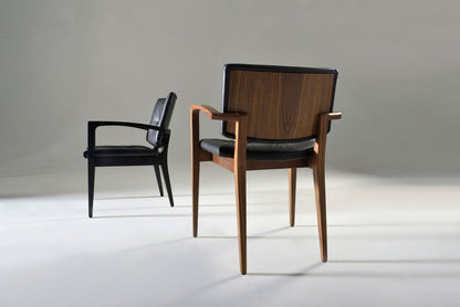 Eileen 7C02 Armchair