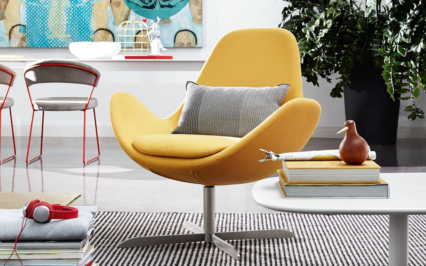 Electa Lounge Chair